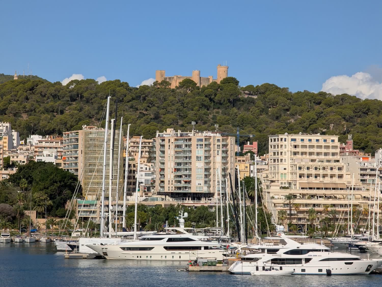Astondoa 27m «Lady Alhena» — Майорка